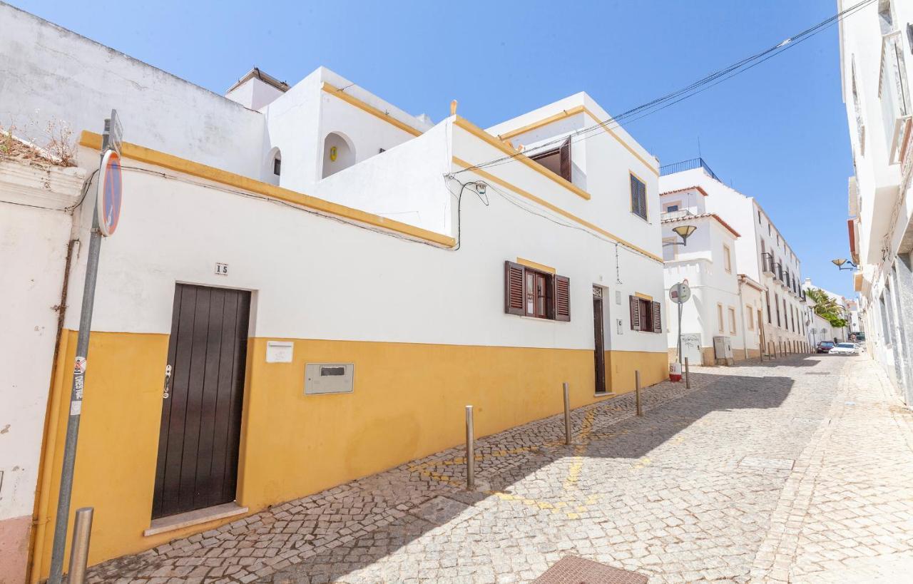 J - Casa Do Farol Guesthouse 라고스 외부 사진
