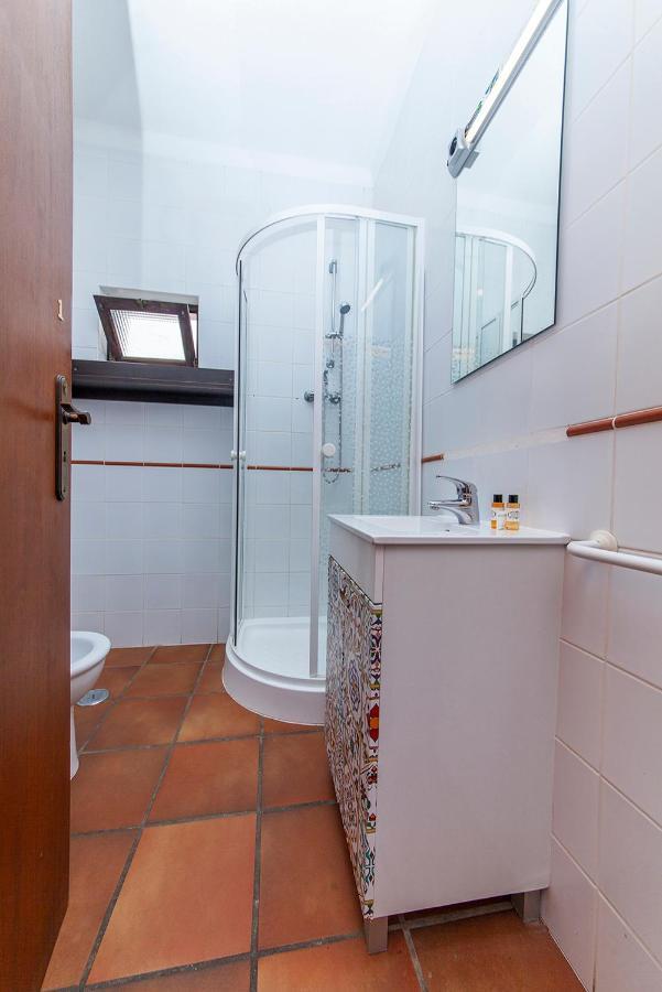 J - Casa Do Farol Guesthouse 라고스 외부 사진