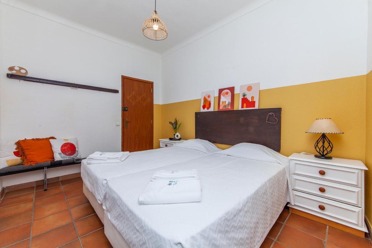 J - Casa Do Farol Guesthouse 라고스 외부 사진