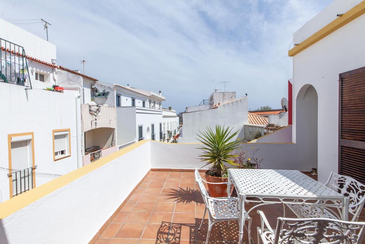 J - Casa Do Farol Guesthouse 라고스 외부 사진